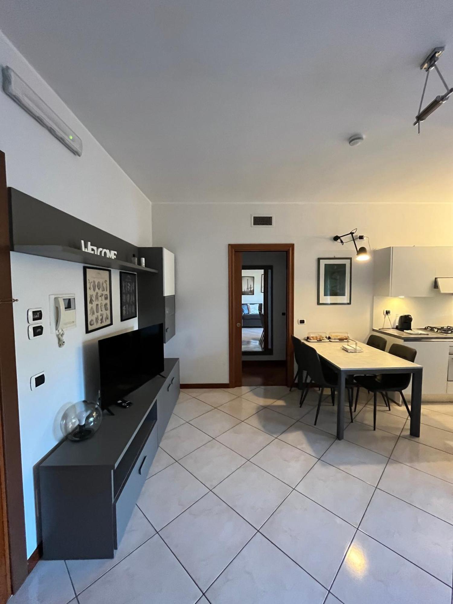 Il Parco 2 Apartment Рим Екстериор снимка