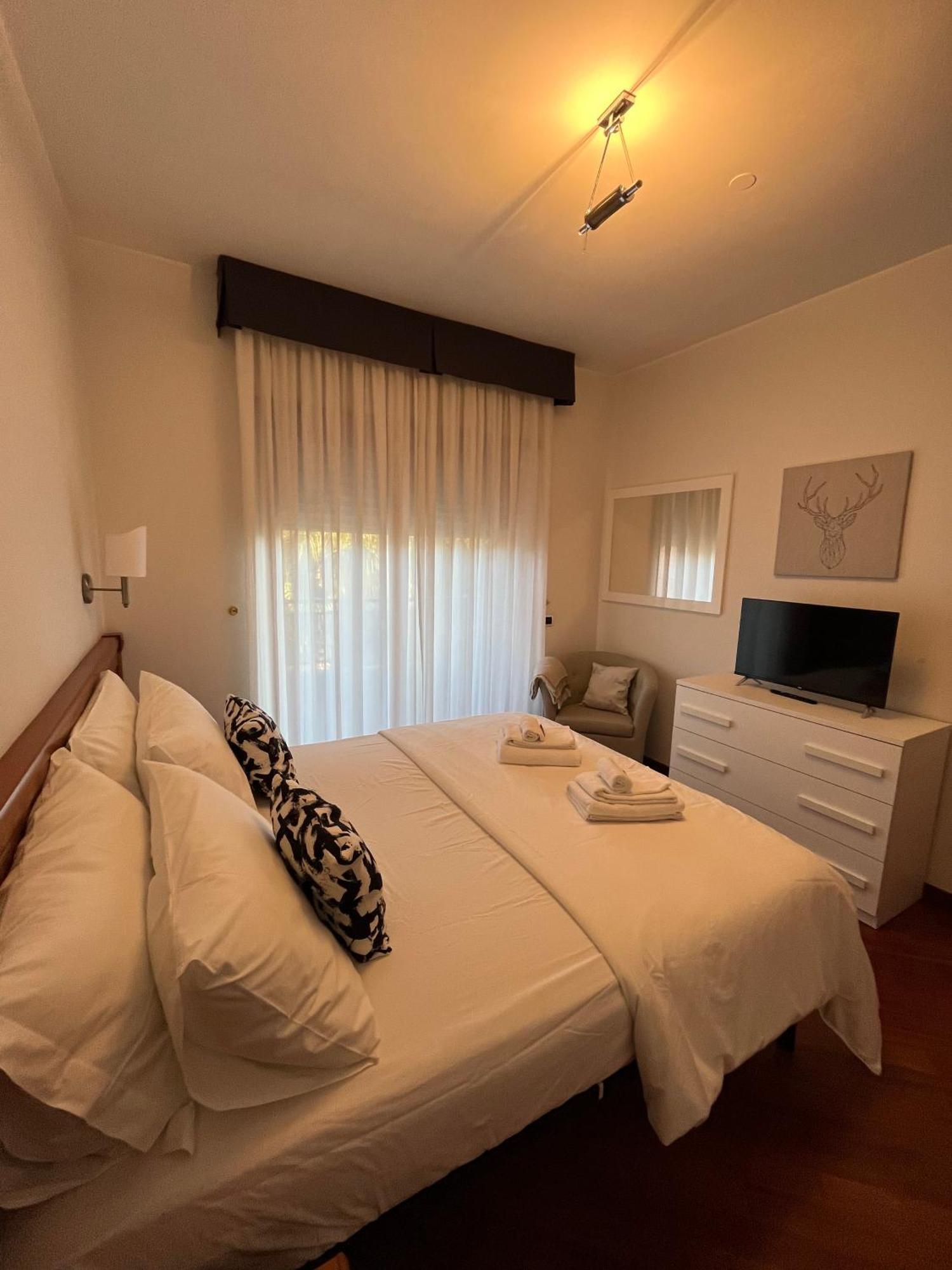 Il Parco 2 Apartment Рим Екстериор снимка